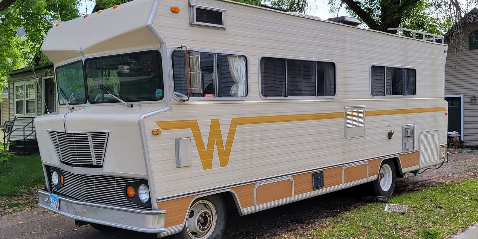 Bernice: 1971 Winnebago D24C Chieftain